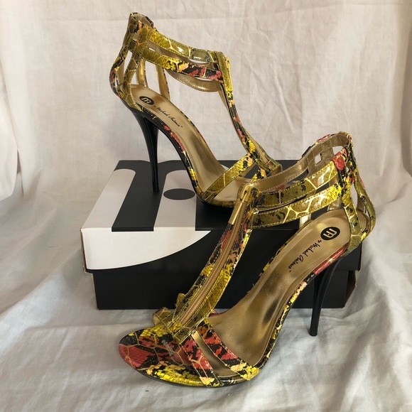 Snake Print Pumps - Picture 1 of 5